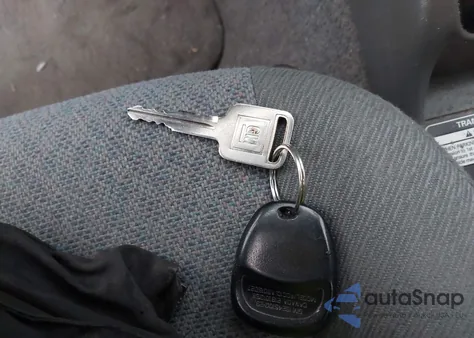 2003 Chevrolet Tracker Hard Top Base from USA, damaged, VIN 2CNBJ13C736938103